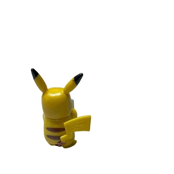 Pikachu Holding A Present Figure 2021 Jawares - Picture 3 of 7